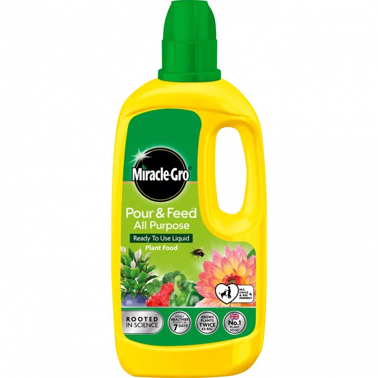 Miracle-Gro Pour &amp; Feed Plant Food 1L
